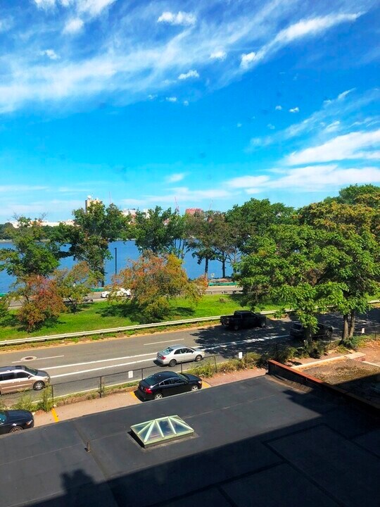 472 Beacon St, Unit 470-5 in Boston, MA - Building Photo