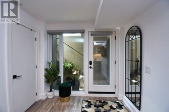 703 Markham St in Toronto, ON - Building Photo - Building Photo