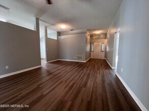 795 Bellshire Dr in Orange Park, FL - Building Photo - Building Photo