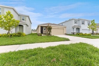 10583 Dusty Boot Rd in Land O Lakes, FL - Foto de edificio - Building Photo