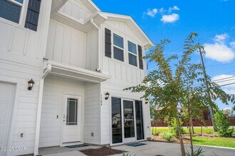 1715 Jakes Dr in Panama City, FL - Building Photo - Building Photo
