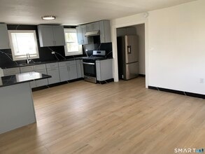 422-424 Dixwell Ave in New Haven, CT - Building Photo - Building Photo