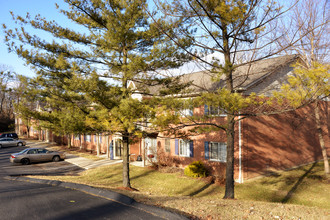 Park Manor Apartments in Cincinnati, OH - Building Photo - Building Photo