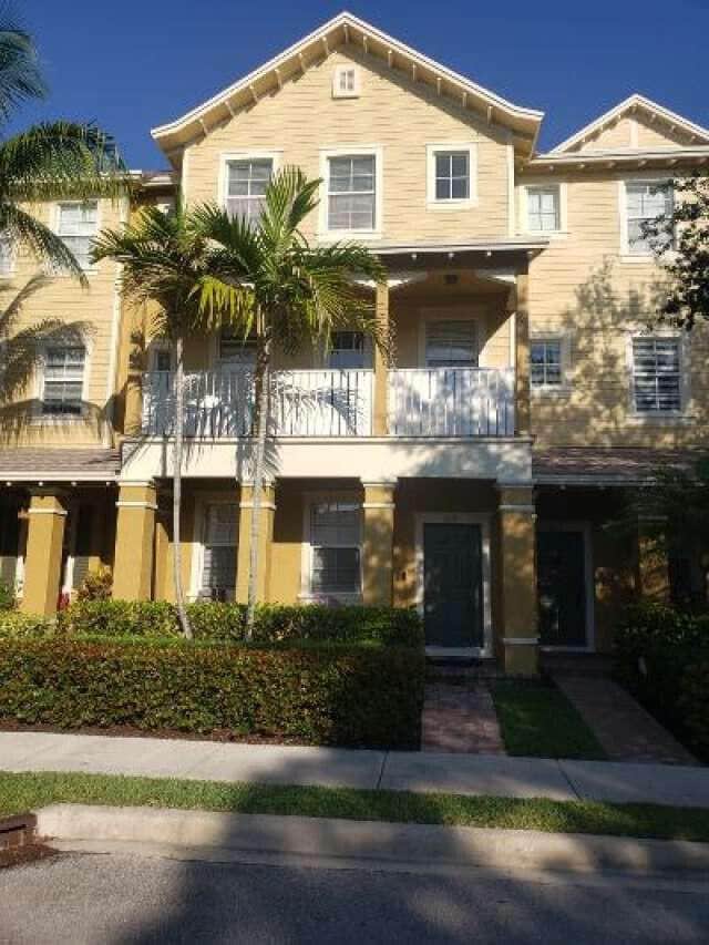 property at 356 W Thatch Palm Cir