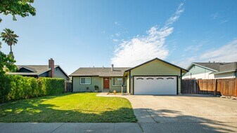 1623 Oneel Dr in Petaluma, CA - Building Photo