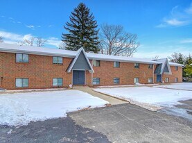 136 N Lake St in Grant, MI - Building Photo