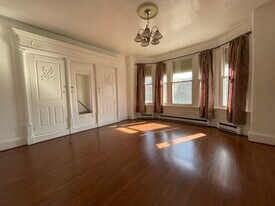 4439 Spruce St in Philadelphia, PA - Building Photo