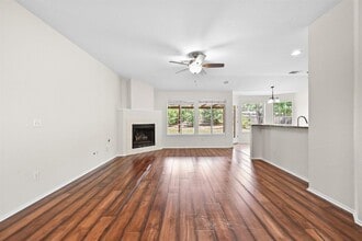 9028 Heiden Lane in Austin, TX - Foto de edificio - Building Photo