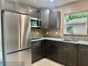 1650 SW 117th Ave in Davie, FL - Building Photo - Building Photo