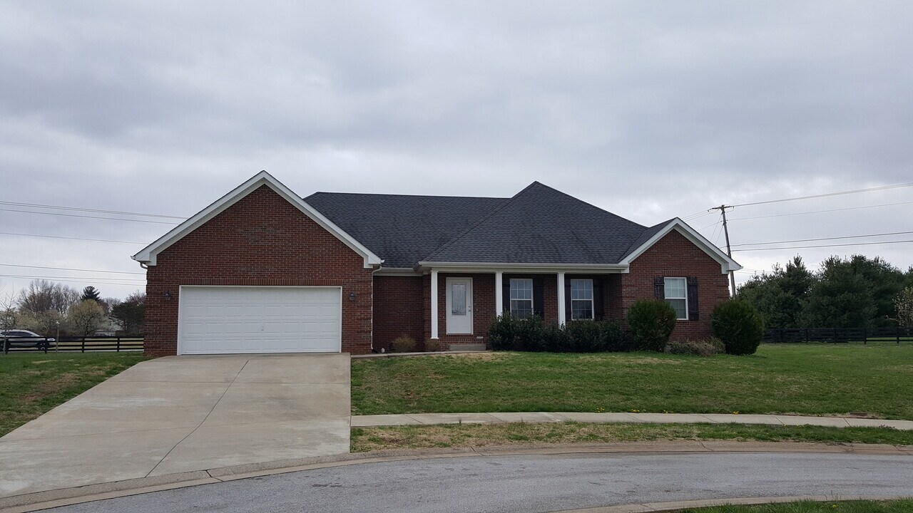 436 Day Star Cir in Bowling Green, KY - Building Photo