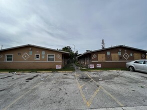 3020-3028 NW 2nd St in Pompano Beach, FL - Building Photo - Building Photo