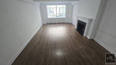5th AVE & 9th St spacious 1BR/1BA in High in New York, NY - Building Photo - Building Photo