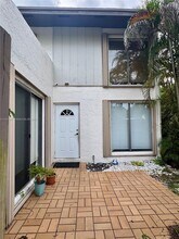 6630 SW 112th Pl in Miami, FL - Building Photo - Building Photo