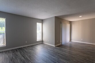 Beechwood in Greensboro, NC - Foto de edificio - Interior Photo