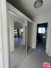 5644 Riverton Ave-Unit -B in Los Angeles, CA - Building Photo - Building Photo