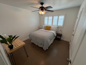 6438 E Sheridan St in Scottsdale, AZ - Building Photo - Building Photo