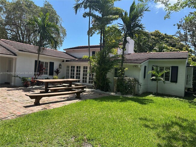 765 N Greenway Dr in Coral Gables, FL - Building Photo - Building Photo