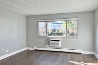 37 Rockford Ave. in Forest Park, IL - Foto de edificio - Building Photo