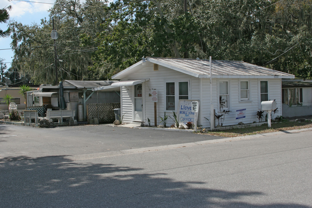 Lloyd's Mobile Home Park in Bradenton, FL - Building Photo