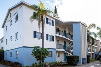 The Landings at Crystal Cove in Bradenton, FL - Foto de edificio - Building Photo