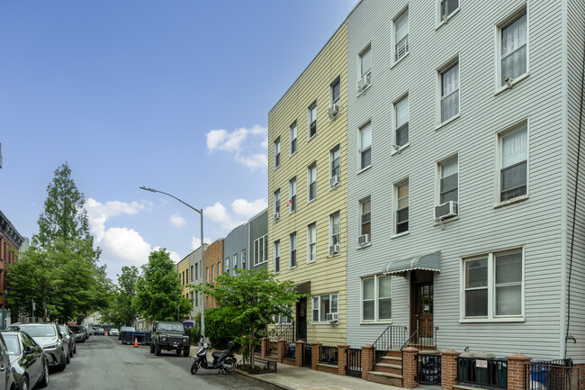 113 Eckford St in Brooklyn, NY - Building Photo - Building Photo