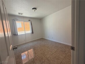 6968 Hopkins Dr in Las Vegas, NV - Building Photo - Building Photo