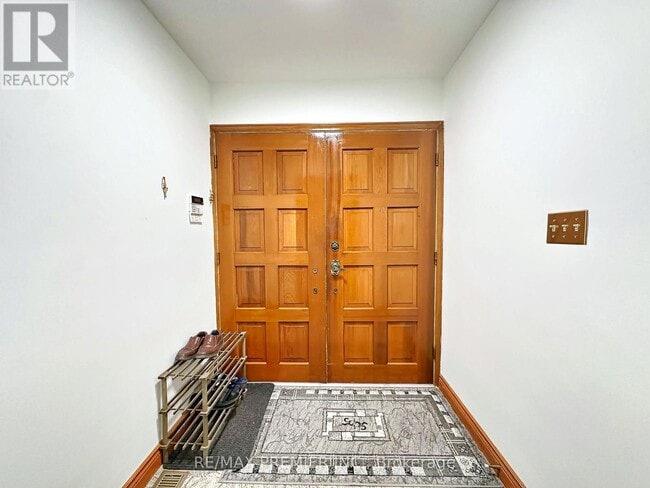 56 Fairchild Ave in Toronto, ON - Building Photo - Building Photo