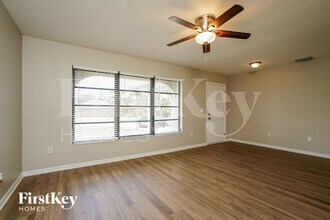 1125 SE 33rd Terrace in Cape Coral, FL - Foto de edificio - Building Photo