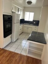 1012 N Laurel Ave in West Hollywood, CA - Building Photo