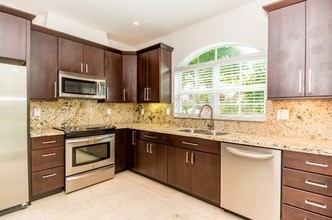 292 Fernwood Rd in Key Biscayne, FL - Building Photo - Interior Photo