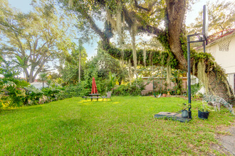 701 NE 164th St in North Miami Beach, FL - Building Photo - Building Photo