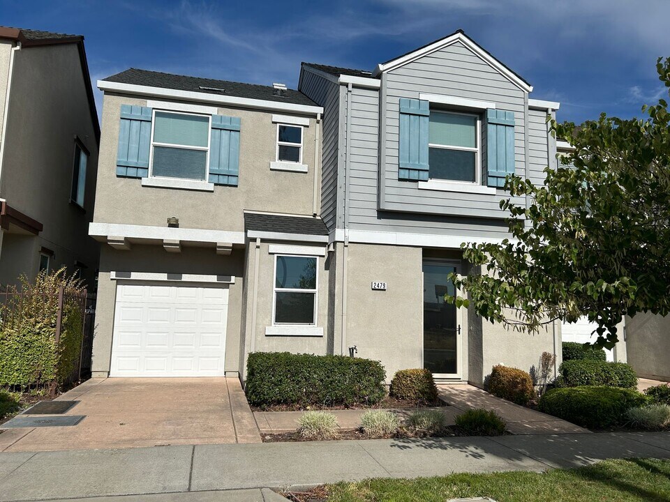 2479 Erickson St in Sacramento, CA - Building Photo