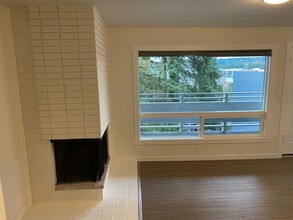 Fireside Apartments in Redmond, WA - Foto de edificio - Interior Photo