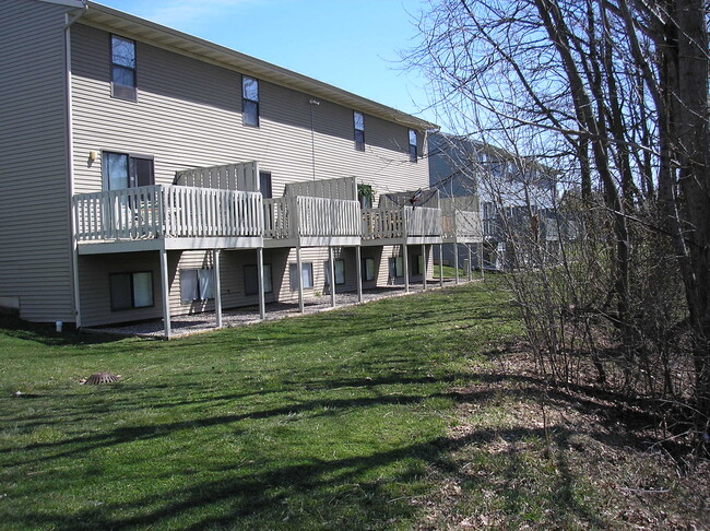 Burton East Apartments in Grand Rapids, MI - Foto de edificio - Building Photo