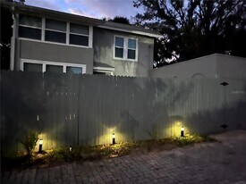302 W Wall St in Frostproof, FL - Building Photo