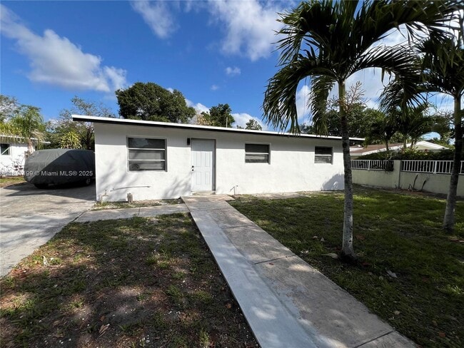 1615 NW 16th St in Fort Lauderdale, FL - Building Photo - Building Photo