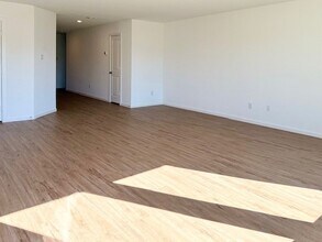232 Dallas St in Angleton, TX - Building Photo - Building Photo