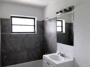 1520 N 71st Terrace in Hollywood, FL - Building Photo - Building Photo