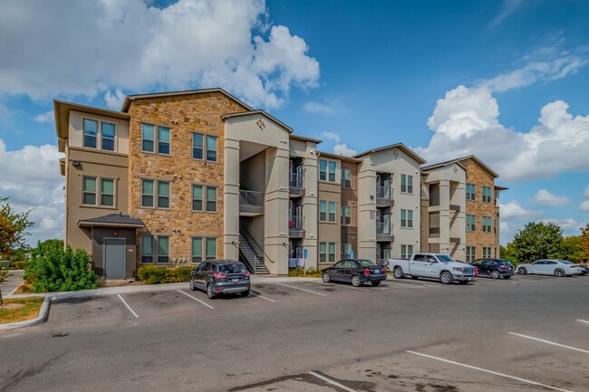 The Scott at Medio Creek in San Antonio, TX - Building Photo - Building Photo