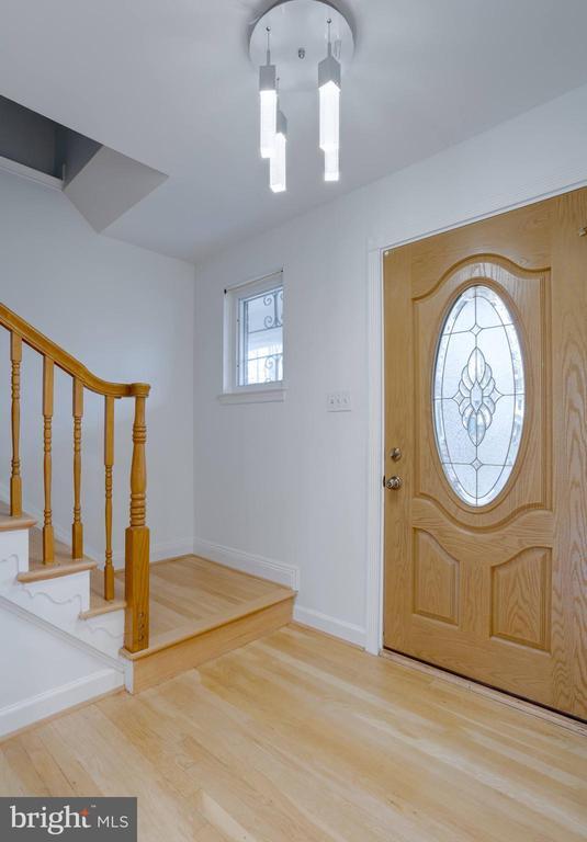 8122 Truro Ct in West Springfield, VA - Building Photo - Building Photo