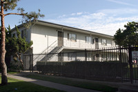 2726-2730 E Spaulding St in Long Beach, CA - Building Photo - Building Photo