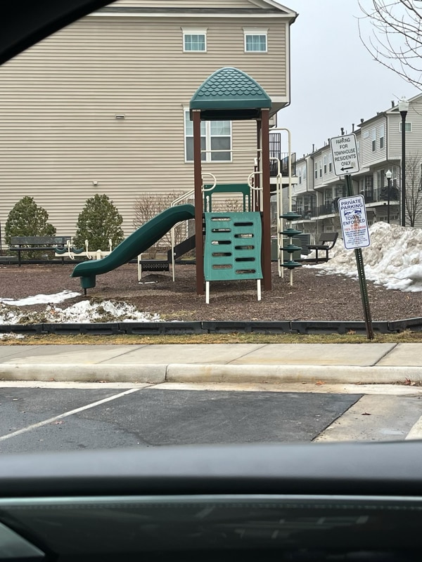 9035 Connor House Rd in Manassas, VA - Foto de edificio - Building Photo