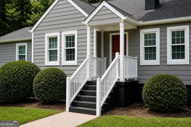 property at 3051 Delmar Ln NW