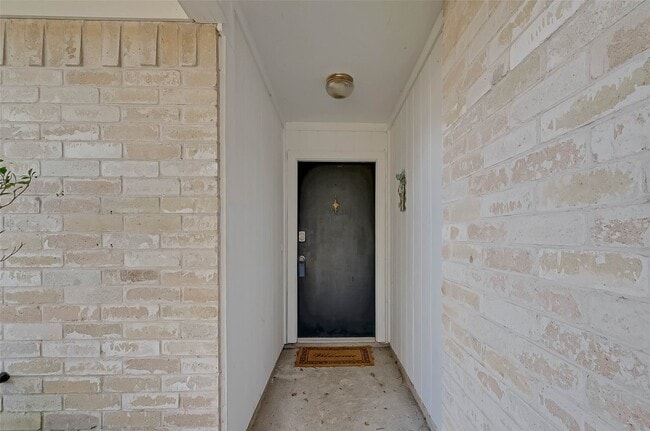 1003 Shadow Mountain Dr