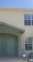 10051 Railroad Dr in El Paso, TX - Foto de edificio - Building Photo