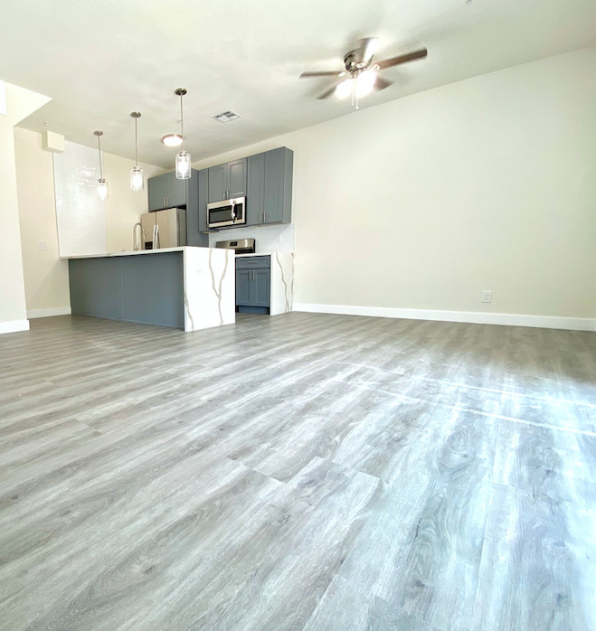 MC Hazeltine Properties, LLC in Van Nuys, CA - Foto de edificio