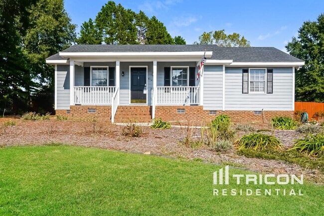 property at 812 Hepplewhite Ct