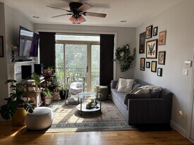 1902 N Spaulding Ave in Chicago, IL - Building Photo