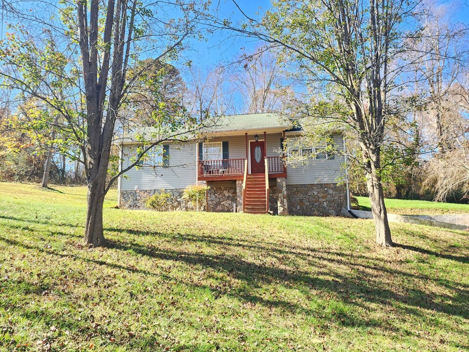 14 Horton Dr in Candler, NC - Building Photo