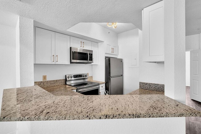 725 SW 148th Ave in Sunrise, FL - Building Photo - Building Photo